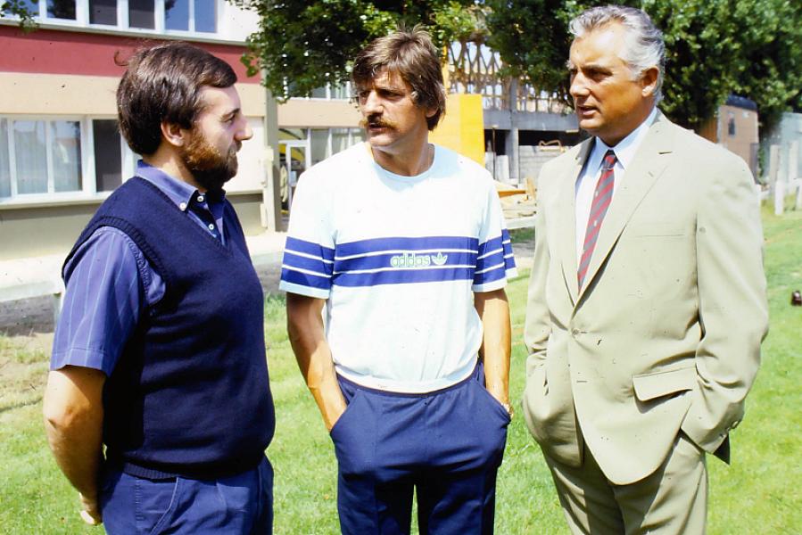 Alain Belsoeur, Didier Notheaux et le Président Jean-Pierre Hureau pendant les travaux en 1984