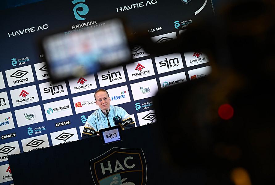 Avant AS Saint-Etienne - HAC : interviews de Maxime Di Liberto et de Silke Demeyere