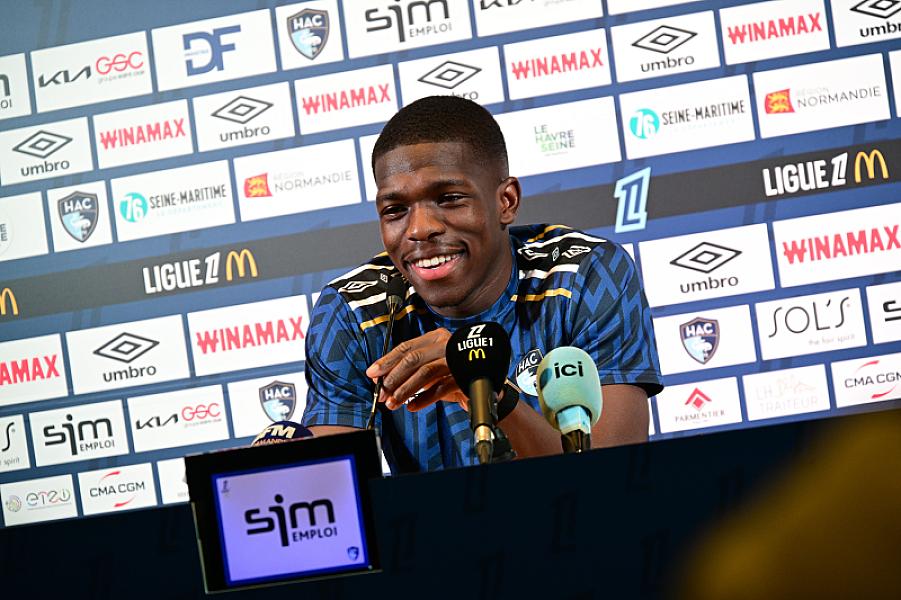 Avant HAC - Paris SG : les interviews de Didier Digard et de Lucas Gourna