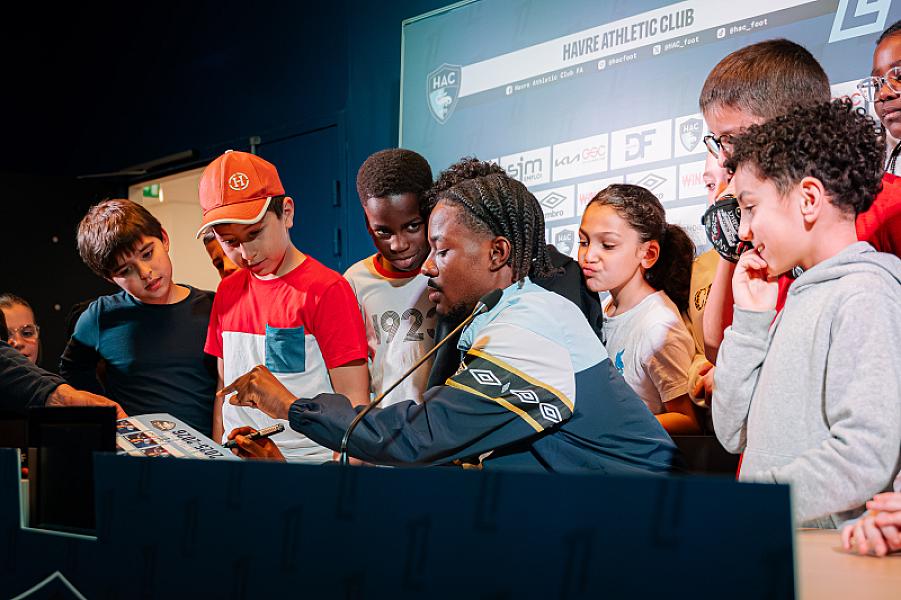 Des élèves de l’école élémentaire Pierre et Marie Curie en visite au Stade Océane