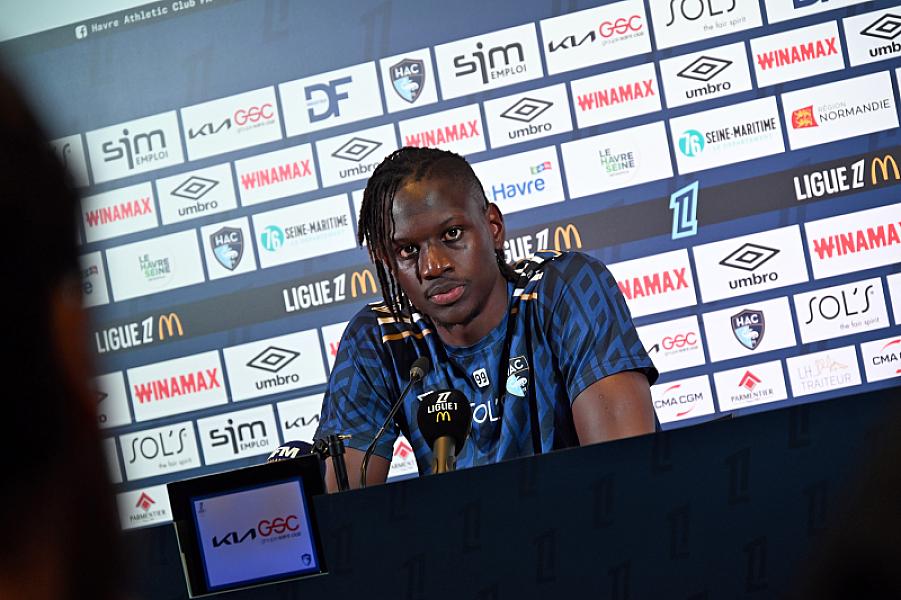 Avant FC Lorient - HAC : interviews de Didier Digard et de Mory Diaw