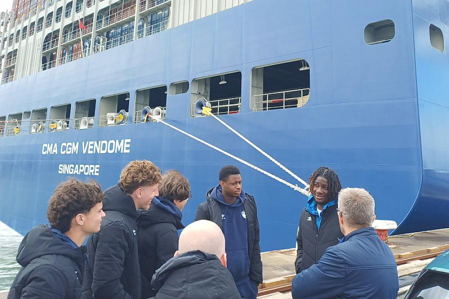 Les U17 à la découverte du port du Havre