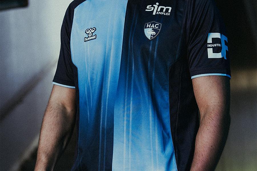 Découvrez le nouveau maillot au nouvel HAC Shop !