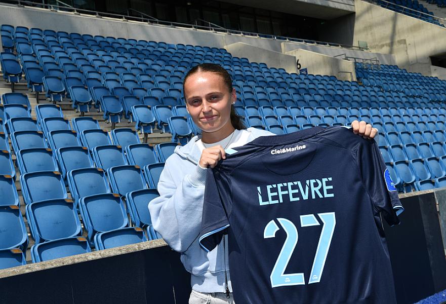 Emmy Lefèvre signe son premier contrat pro !