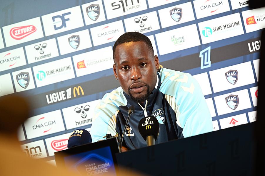 Avant Olympique Lyonnais - HAC : interviews de Didier Digard et de Lionel Mpasi